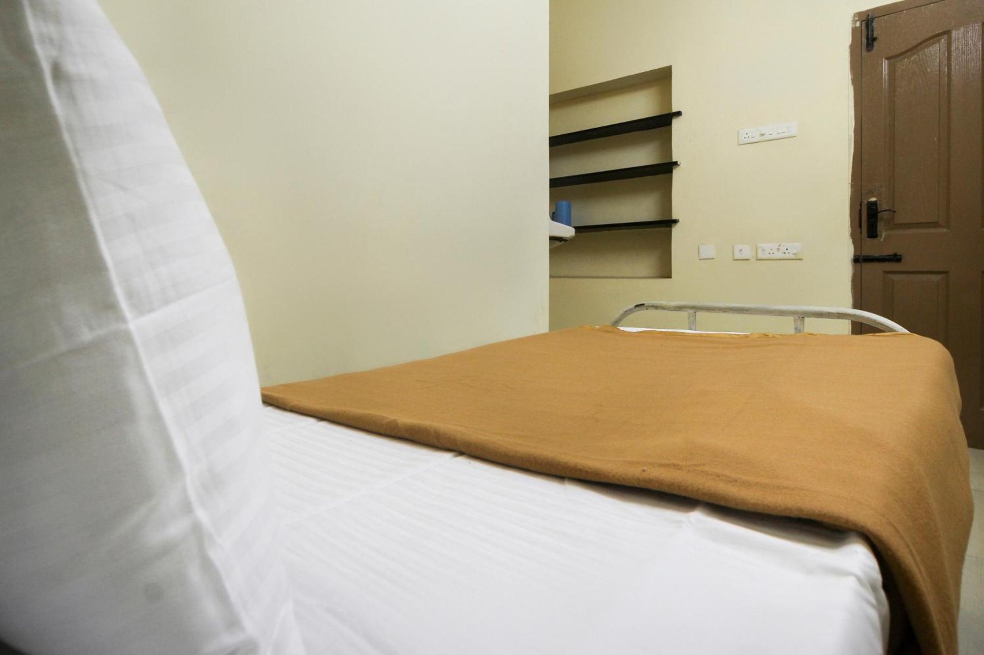 Spot On Jayalakshmi Residency Non Ac Hotel Kovilpatti Exterior photo
