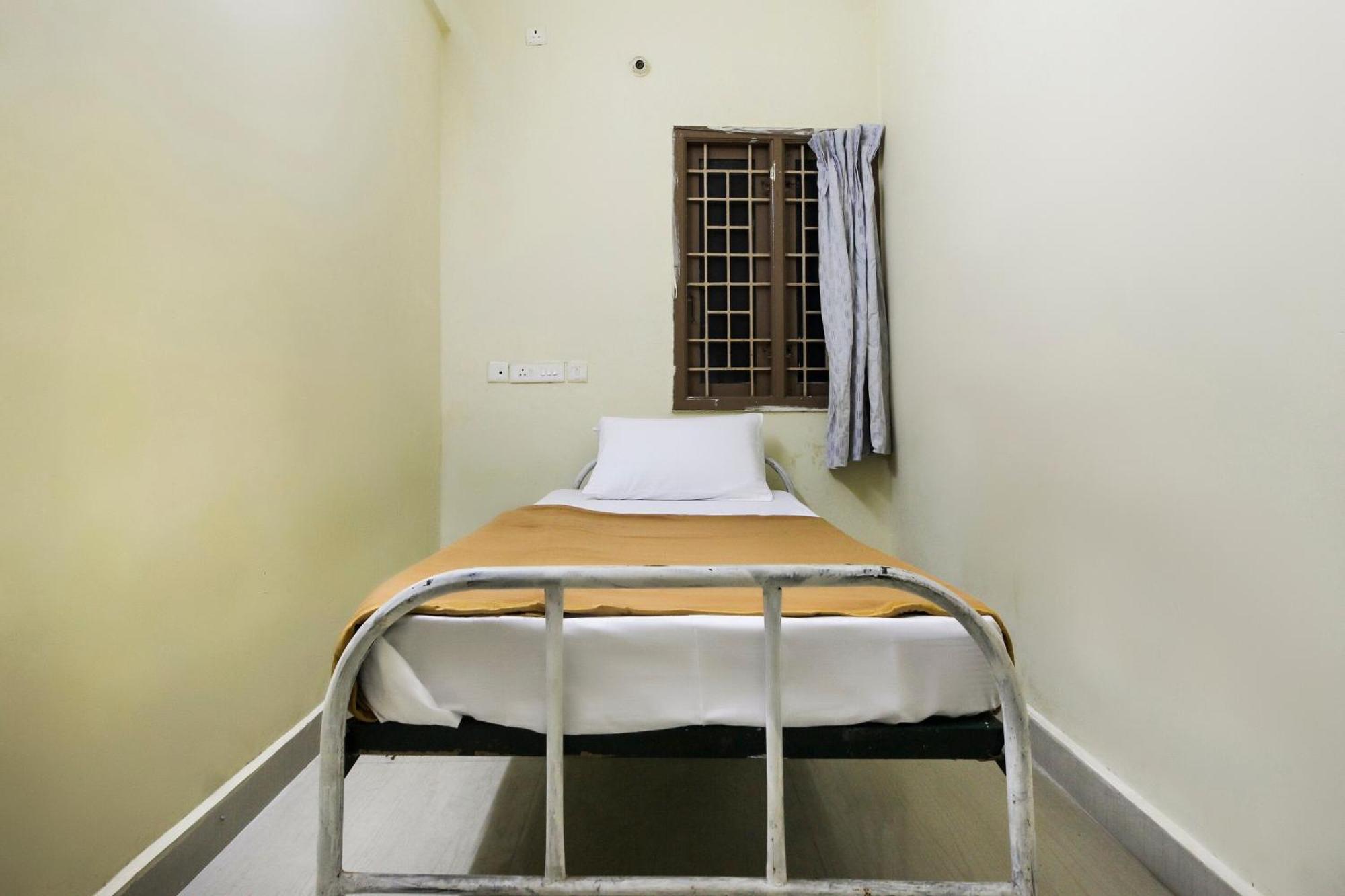 Spot On Jayalakshmi Residency Non Ac Hotel Kovilpatti Exterior photo